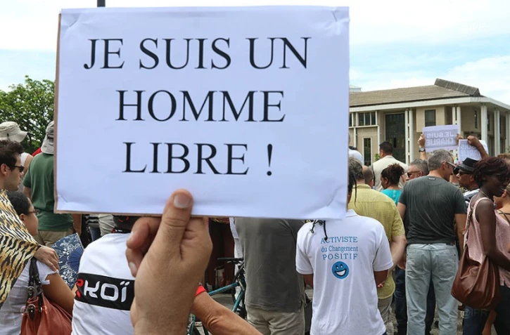 Hommage Charlie Champ Fleuri