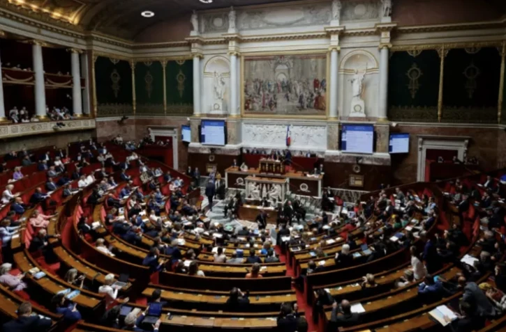 Vue générale de l'Assemblée nationale lors d'une séance de questions au gouvernement à Paris le 18 juillet 2023 ( AFP / Geoffroy Van der Hasselt )