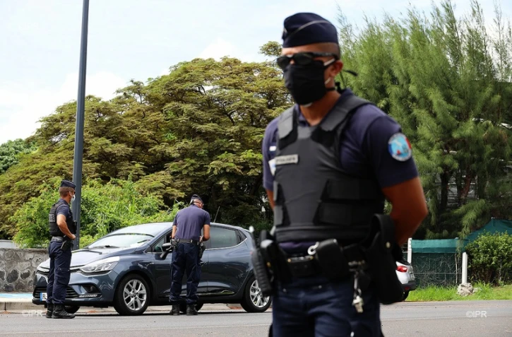 police contrôle d'attestation 