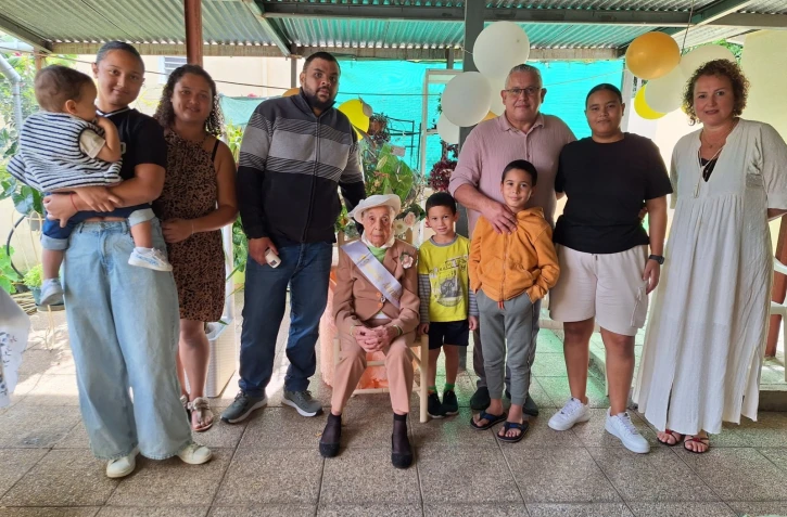 Une centenaire de Saint-Pierre célèbre ses 103 ans entourée des siens