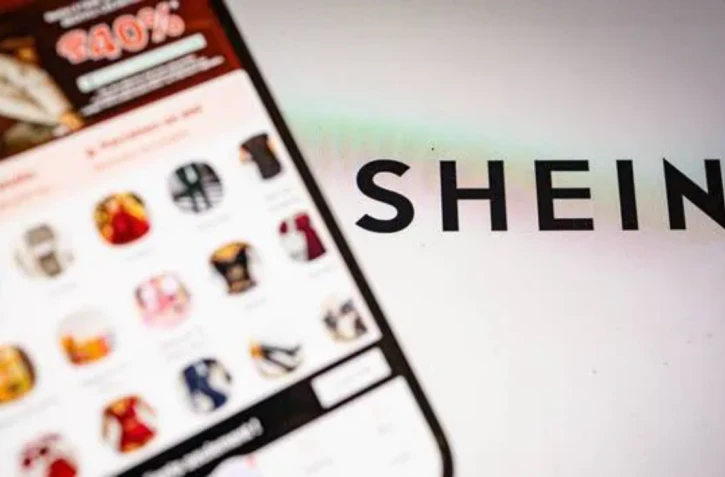 Shein essuie une nouvelle saisine en France, ce mercredi 5 novembre 2025 : après les poupées pornographiques, des armes contendantes y ont été détectées. Photo d’illustration. | ISABELLE SOURIMENT / HANS LUCAS VIA AFP