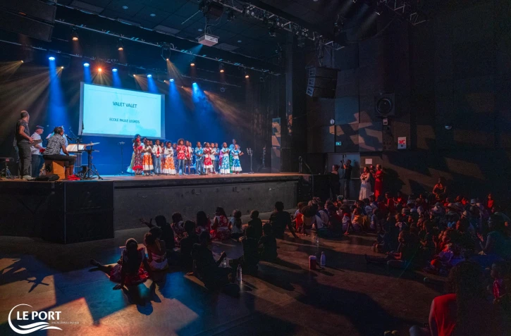Le Port : spectales de percussions de 300 élèves