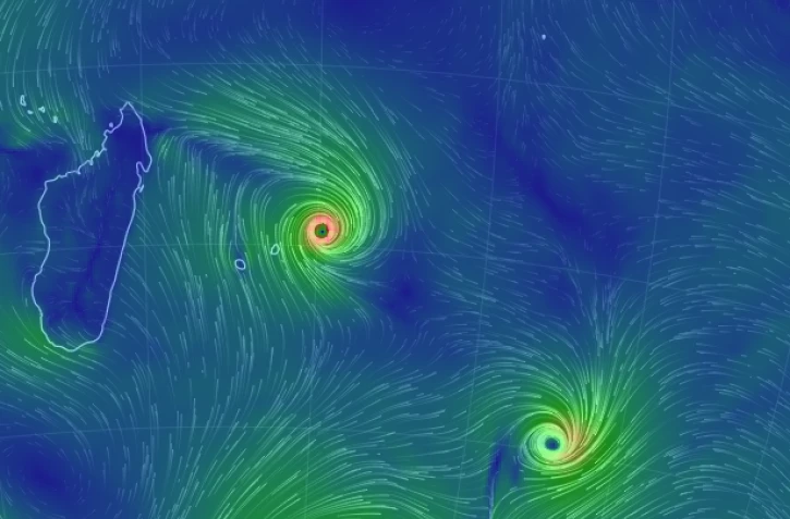 Cyclones: Funani s'éloigne encore, Gelena à 450 kilomètres des côtes de la Réunion