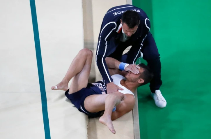 Le gymnaste français Samir Aït Said, la jambe brisée à la réception d'un saut, le 6 août 2016 à Rio