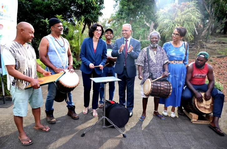 La Ministre de la Culture séduite par sa visite de Villèle [?]
