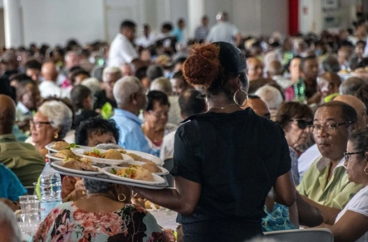 Le Port : plus de 2.000 personnes au Repas de Noël des personnes âgées 