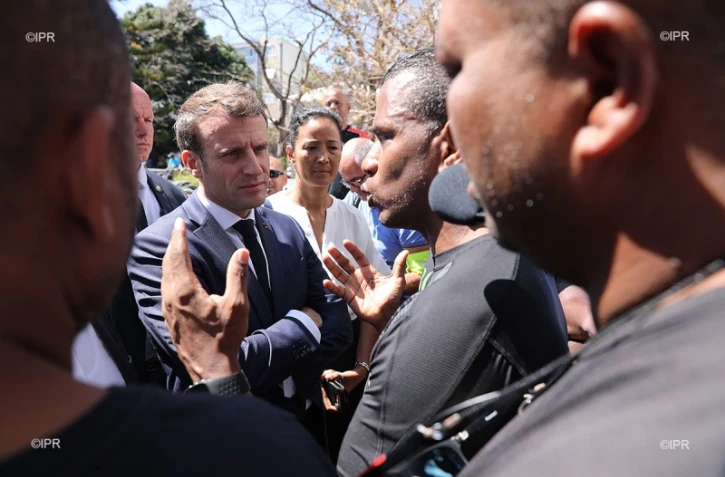 Macron aux Camélias