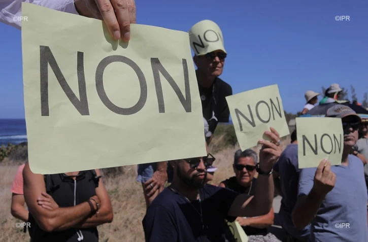 Manifestation contre la crrière de Bois Blanc - Touch Pa Nout Roche