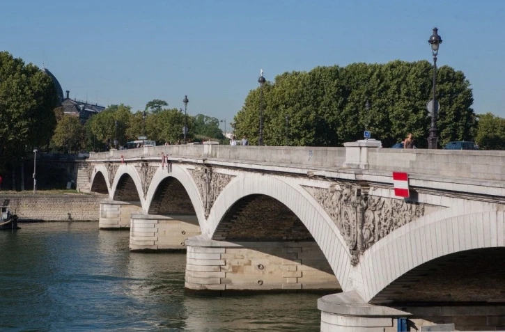 Le corps a été retrouvé sous le pont d'Austerlitz dans le 13e arrondissement de Paris.