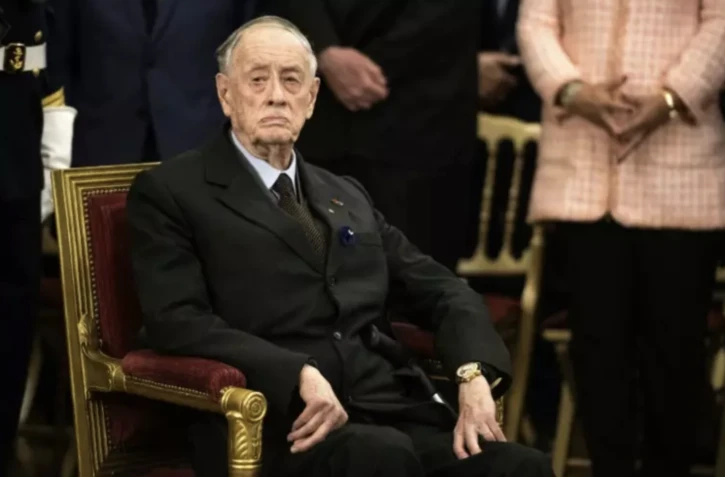 L'amiral Philippe de Gaulle, fils aîné du général de Gaulle, assiste à la cérémonie de dévoilement d'une plaque commémorative marquant la capitulation des troupes allemandes en 1944, le 27 novembre 2019 à l'Assemblée nationale, à Paris ( AFP / Christophe ARCHAMBAULT )