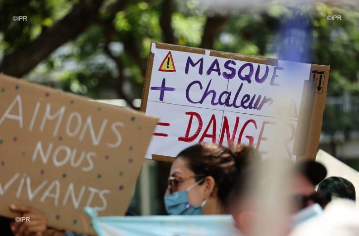 manif collectif parents 974 contre port du masque enfants école