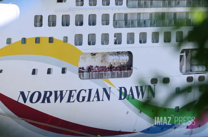 Le Port : les passagers du paquebot Norwegian Dawn débarquent à La Réunion