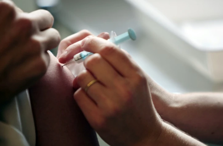 Un Français sur trois ne croit pas que les vaccins soient sûrs, selon une enquête mondiale publiée mercredi et qui fait de la France le pays le plus sceptique des vaccins parmi 144 étudiés
