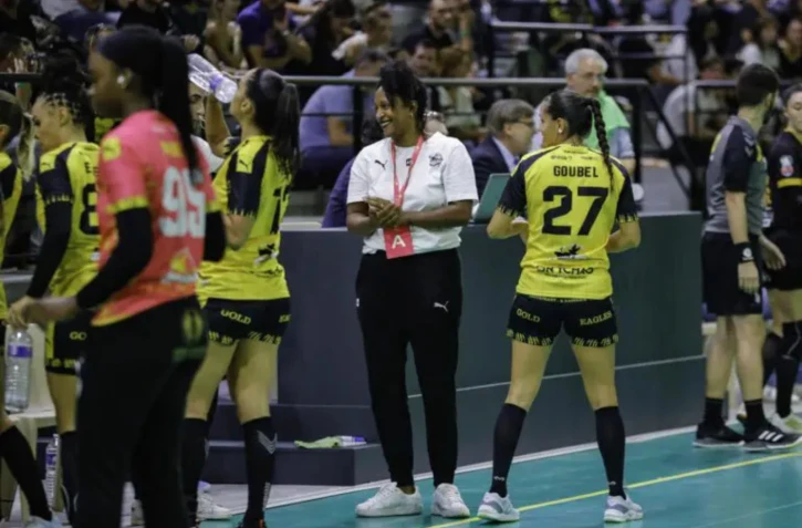 Saint-Denis : une star du handball péi à la rencontre de la nouvelle génération