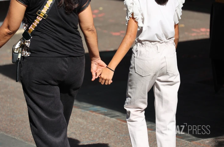 femme et enfant 