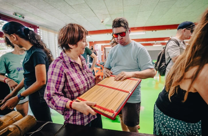 Saint-Denis : un voyage sensoriel à La Réunion pour des personnes atteintes de surdicécité