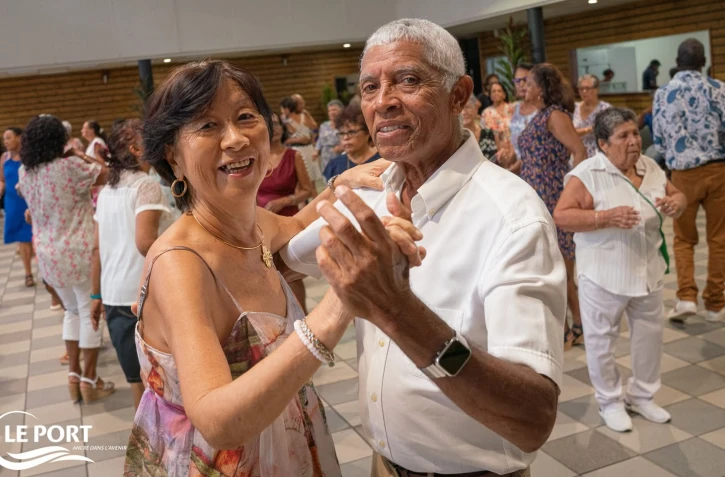 Le Port : il n'y a pas d'âge pour faire la fête, 200 séniors de la ville profitent d'un thé dansant