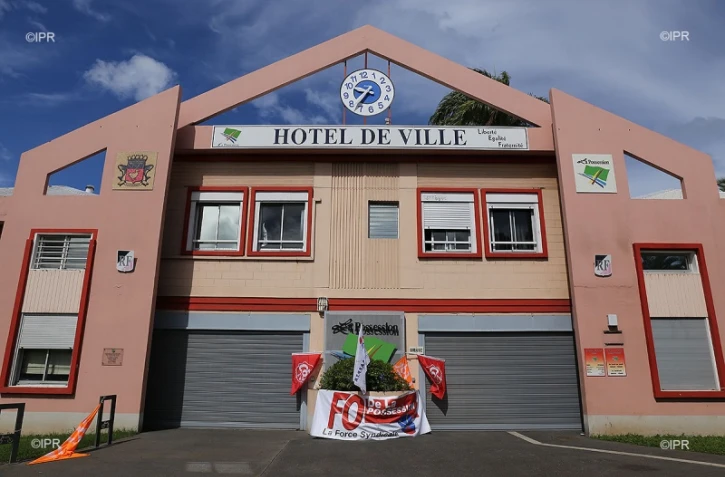 Grève des employés communaux à La Possession