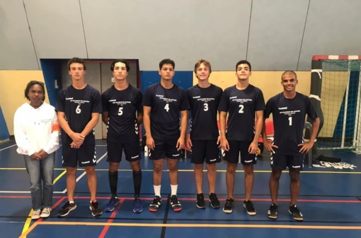 équipe de volley ball saint-pauloise remporte un championnat UNSS