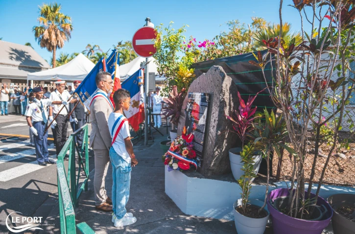 Le Port : un dépôt de gerbes pour commémorer la libération de La Réunion