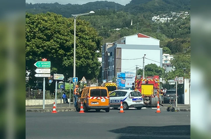 Accident à Saint-Denis : une personne dans un état grave après une collision entre une voiture et un piéton