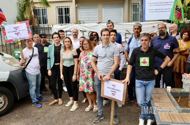 L'union syndicale solidaire de La Réunion rassemblée devant l'inspection du travail