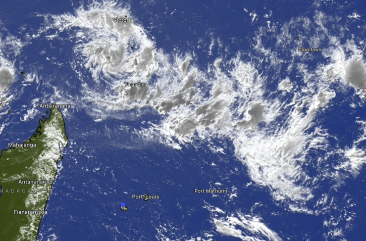Une zone perturbée à 1.355 km au nord de La Réunion