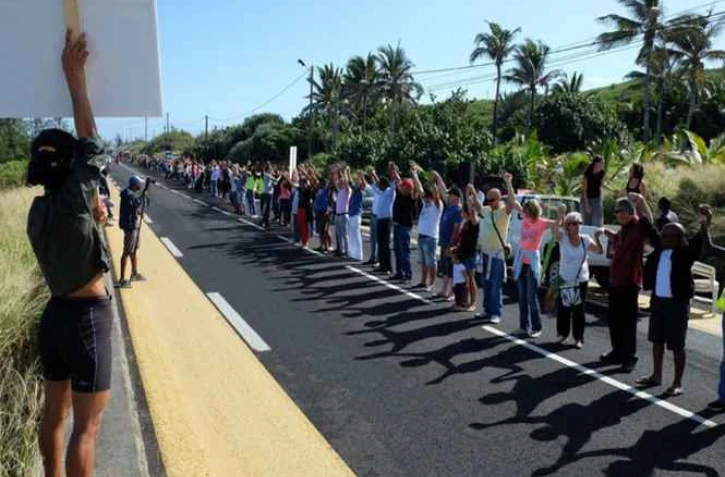 Chaîne humaine contre la carrière de Bois-Blanc