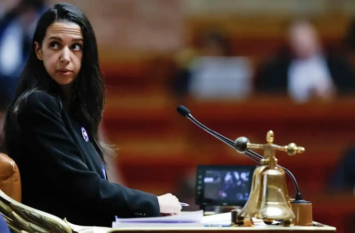 La ministre des Outre-mer, Naïma Moutchou à sa sortie de l'Elysée le 22 octobre 2025. ( AFP / Ludovic MARIN )
