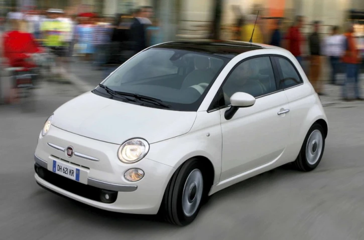   Photo AFP  La craquante Cinquecento (500) pourrait intégrer le portefeuille de modèles Chrysler.
