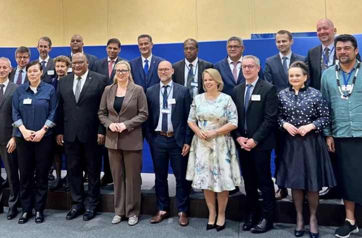 Le Député européen Stéphane BIJOUX aux côtés des représentants des Pays et Territoires d’Outre-mer de la Commission européenne, des États membres.