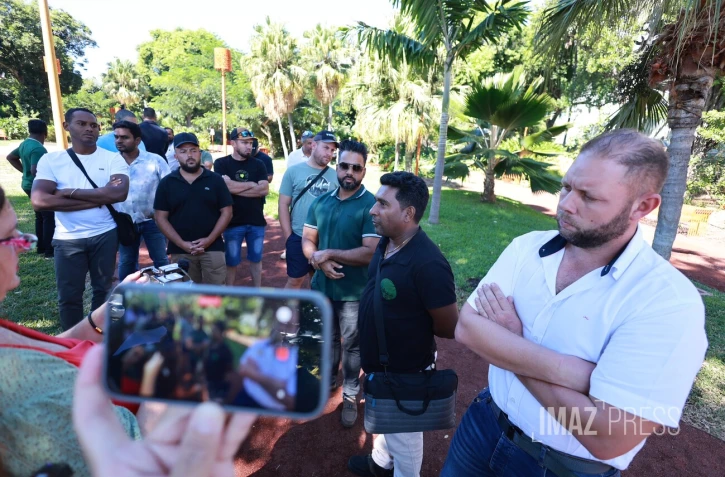 L'agriculture réunionnaise en crise : les professionnels mobilisés devant la préfecture à Saint-Denis