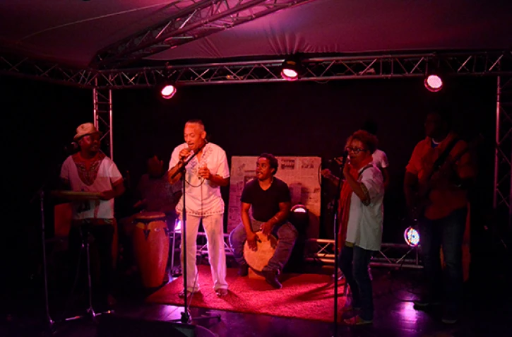Bisik, scène ouverte, musique, concert