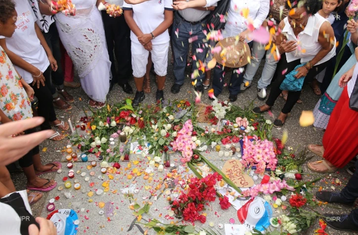 la réunion se recueille 