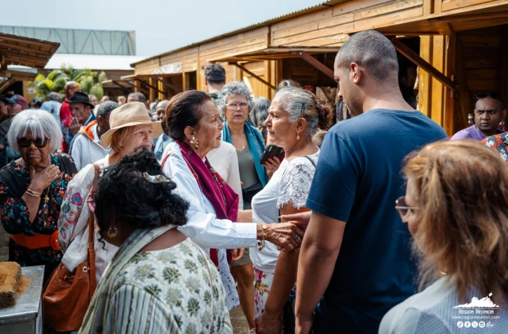 La présidente de Région, Huguette Bello, en visite à la Fête du Vacoa