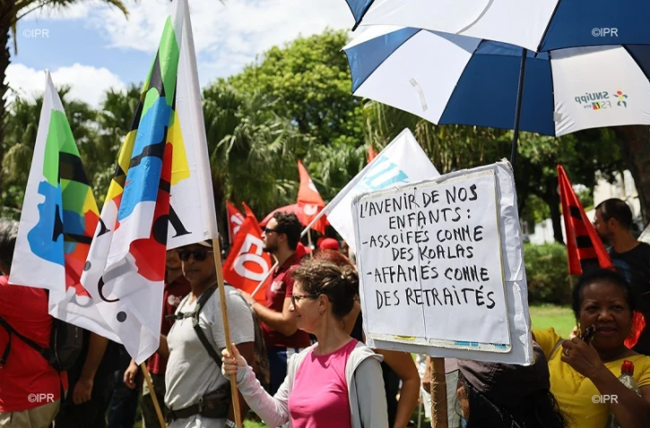 Rassemblement contre la réforme des retraites devant la CGSS de Saint-Denis le 16 janvier 2020