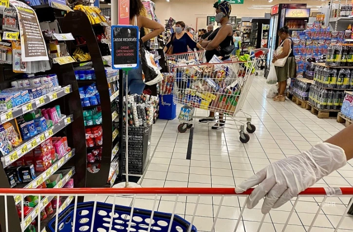 Distances en grande surface, supermarchés, coronavirus, covid-19, confinement
