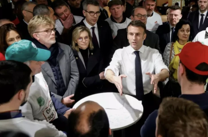 Le président Emmanuel Macron au Salon de l'agriculture, à Paris, le 24 février 2024 ( POOL / Ludovic MARIN )