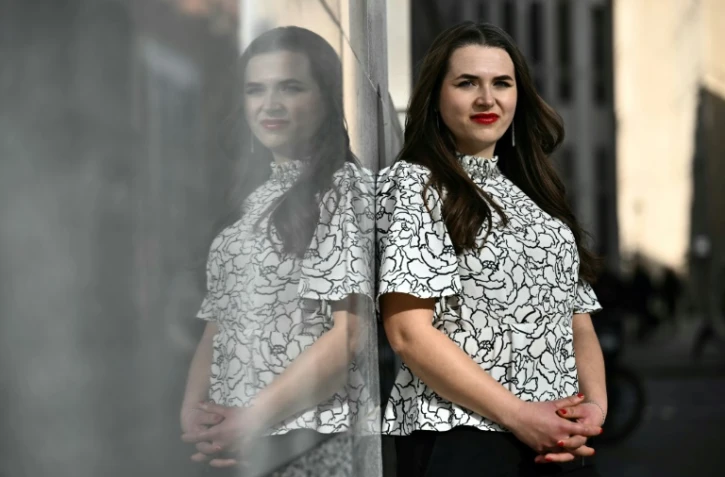 La chroniqueuse politique britannique Chloe Dobbs pose le 6 février 2025, à Londres 