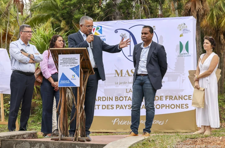 Le Département et Mascarin offrent un nouvel écrin aux roses Bourbon