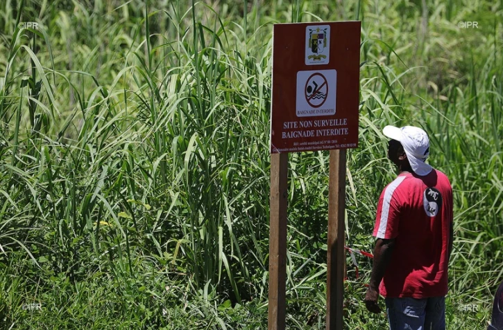 Jean-Paul Virapoullé veut renvoyer les scientifiques "ailleurs"