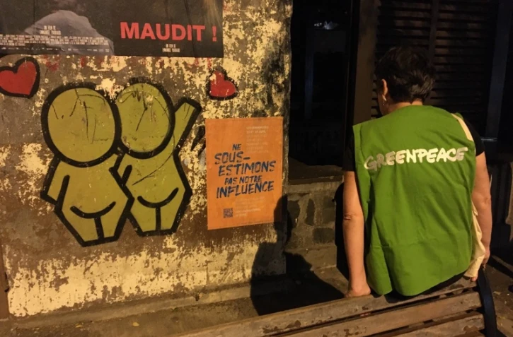 campagne d'affichage de greenpeace à la réunion pour les législatives