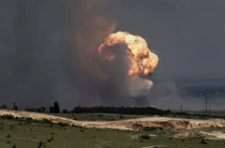 Détonations sur un terrain militaire russe en Crimée annexée, le 19 juillet 2023 ( Kommersant Photo / Viktor KOROTAYEV )