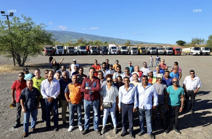 Manifestation travailleurs chantiers NRL Le Port