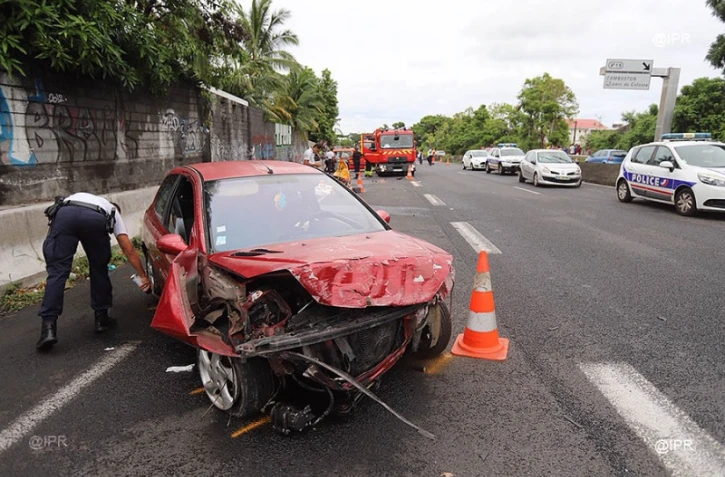 Dimanche 27 janvier 2019 -  Saint-André - En intervention sur un accident, un pompier décède