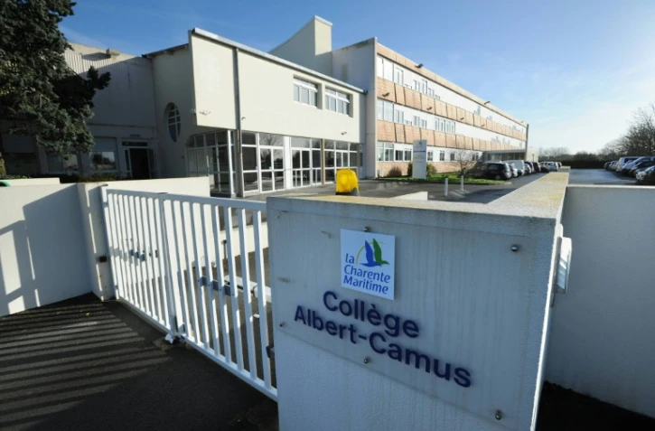 L'entrée du collège Albert Camus à La Rochelle, le 15 février 2013