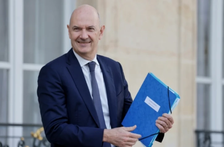 Roland Lescure, alors ministre de l'Industrie, à la sortie de l'Elysée, le 10 octobre 2022 à Paris ( AFP / Ludovic MARIN )