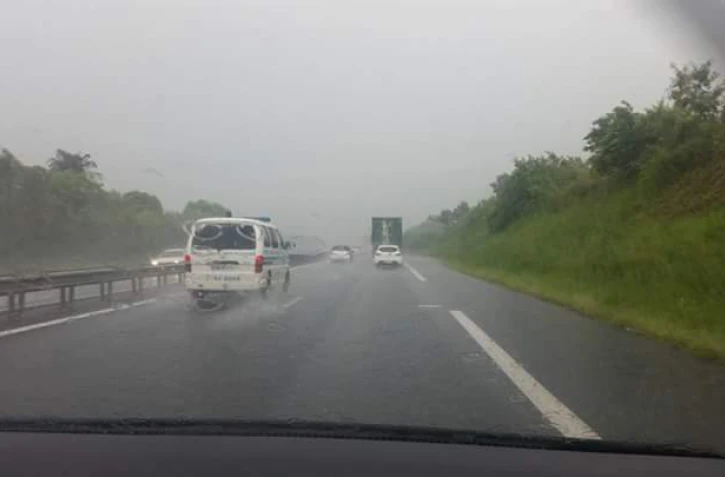 Pluies sur tout l\'île