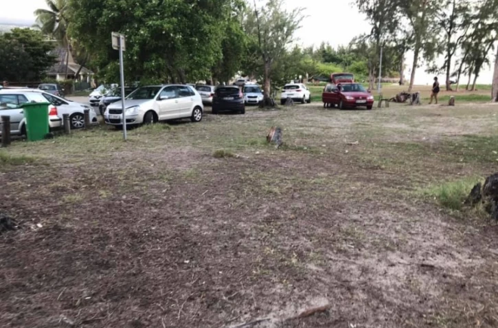 Hermitage, parking sauvage, paillote, collectif de défense du DPM, domaine public maritime, plage, stationnement