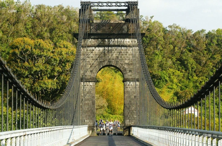 pont de la rivière de l'est 